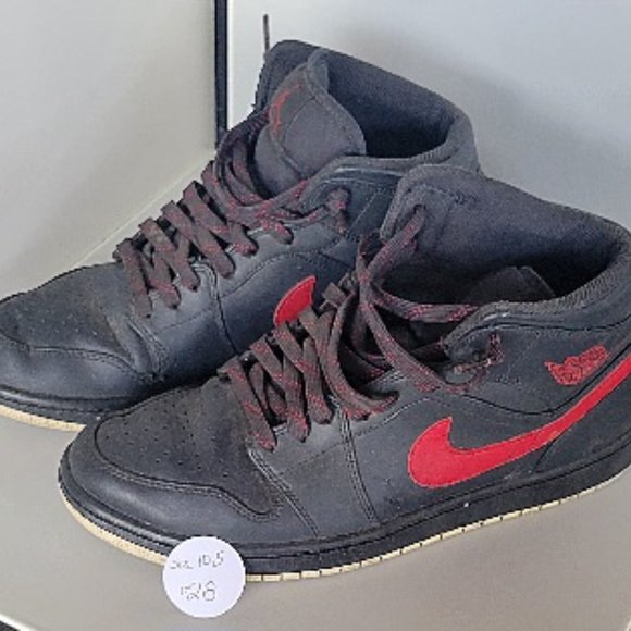 Air Jordan 1 Mid main image 5